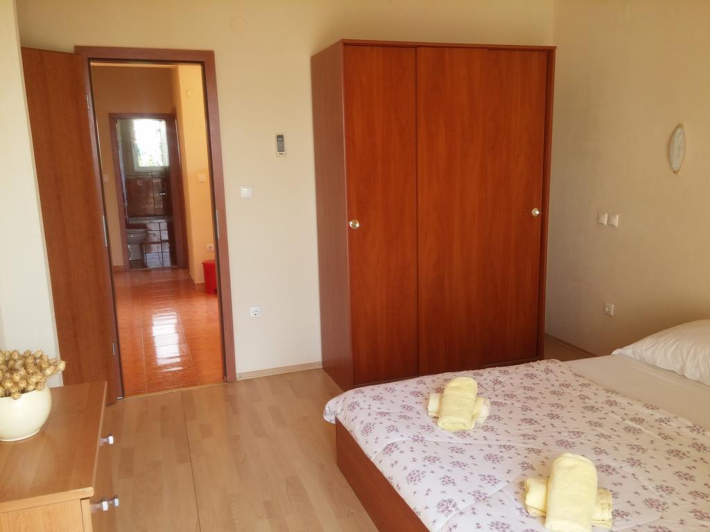 Apartments Biser ポドゥゴラ エクステリア 写真